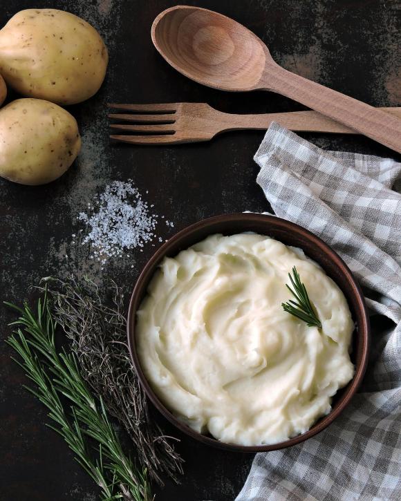 Πουρές πατάτας με παστινάκι 