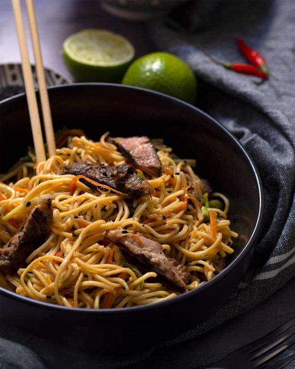 Noodles με μοσχαρι