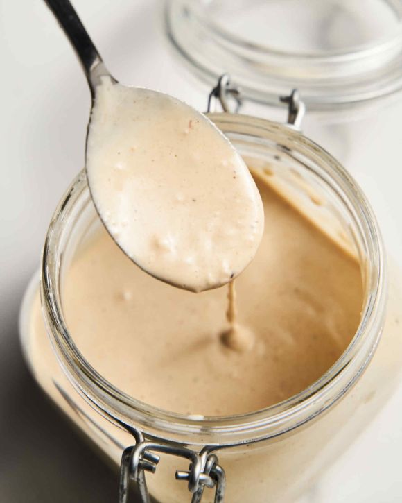 Σάλτσα με ταχίνι, ελιές και λεμόνι