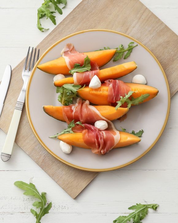 Συνταγή για πεπόνι με προσούτο και μοτσαρέλα