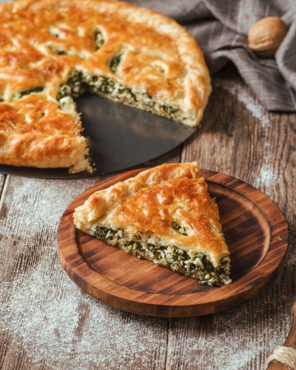 Σπανακόπιτα με σφολιάτα και φέτα