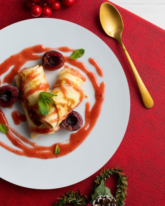 Κρέπες με κρέμα cheese cake και βύσσινο