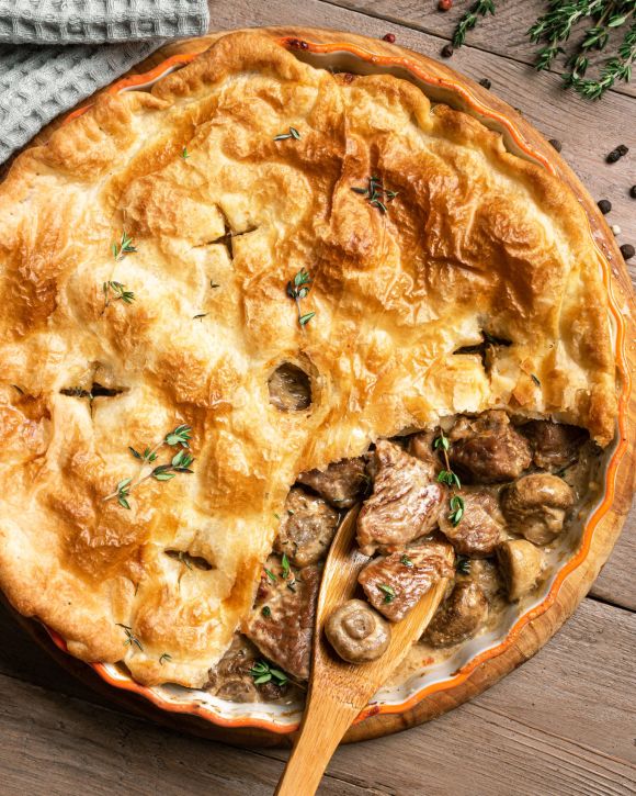 Πίτα με σφολιάτα, κρέας και λαχανικά 