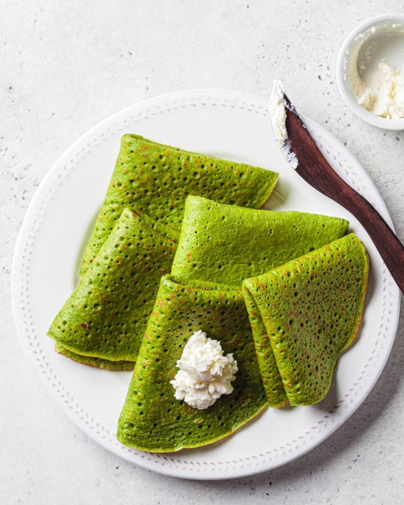 Πράσινες κρέπες με σπανάκι