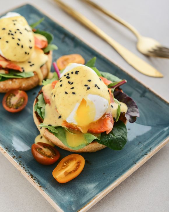 Αυγά benedict με σολομό