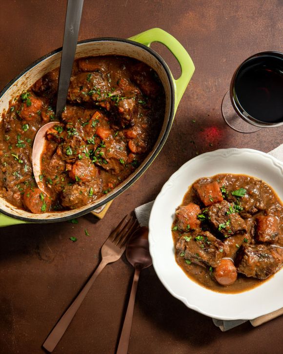 To μοσχάρι μπουργκινιόν (boeuf bourguignon) του Anthony Bourdain (Άντονι Μπουρντέν)