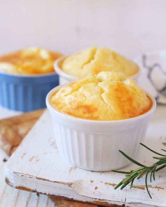 Ατομικά σουφλέ τυριών 