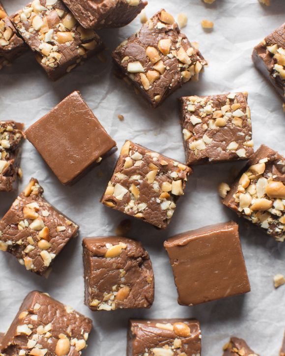 Fudge σοκολάτας με ξηρούς καρπούς