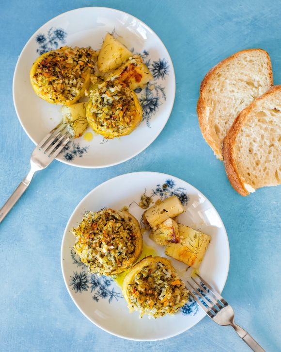 Αγκινάρες γεμιστές στη γάστρα με μάραθο και πατάτες βήμα - βήμα 