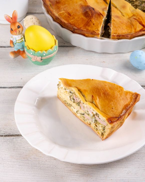 Πασχαλινή κρεατόπιτα με αρνί και τυριά