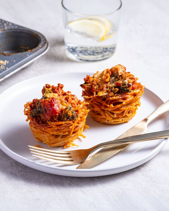 Spaghetti cups με κιμά γαλοπούλας και μπρόκολο