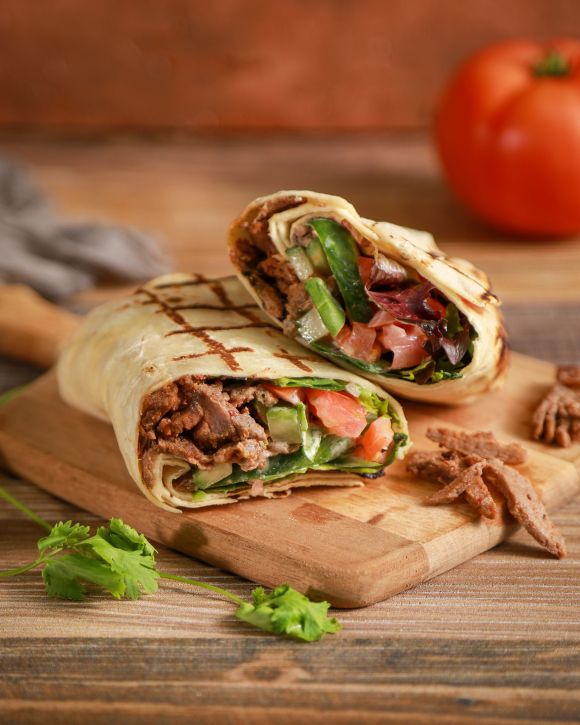 Wraps με αρνί, γιαούρτι και μυρωδικά 