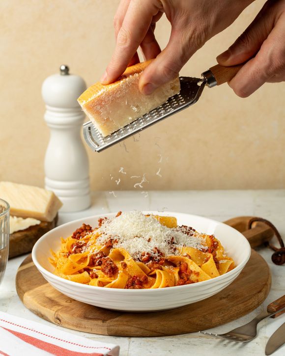 Ζυμαρικά με σάλτσα από ψητό αρνί