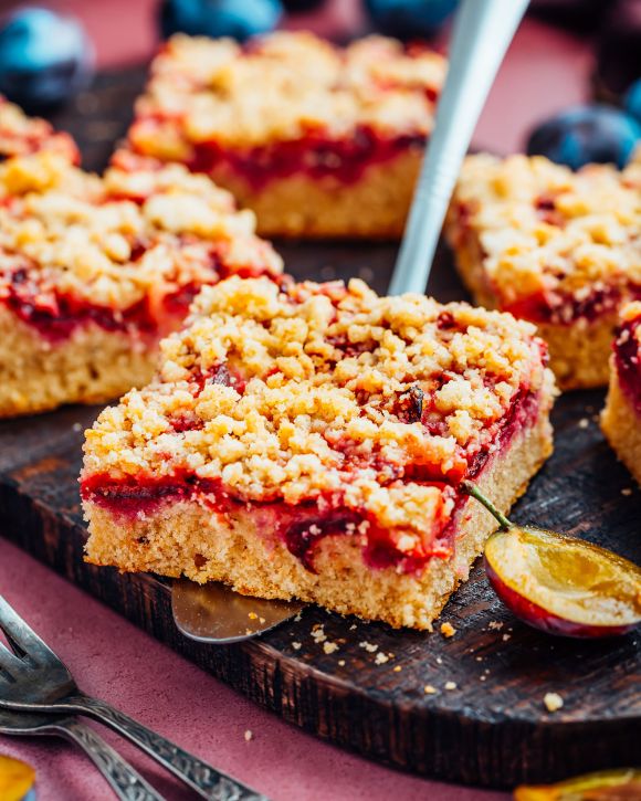 Κέικ με βανίλιες, ούζο και επικάλυψη crumble