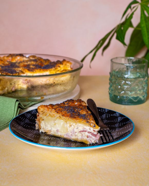 Ζαμπονοτυρόπιτα με σφολιάτα και τρία τυριά